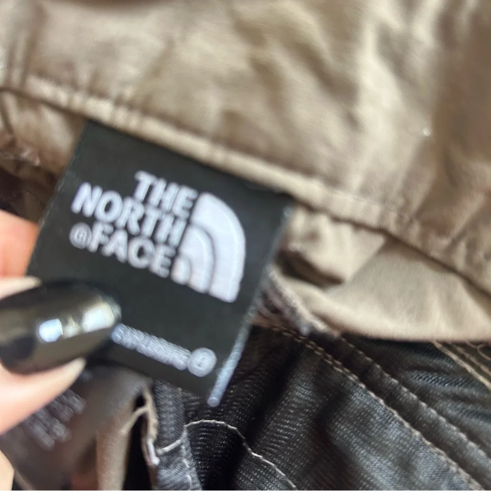 The North Face Zip Off Nylon Cargo Pants Army Green Small